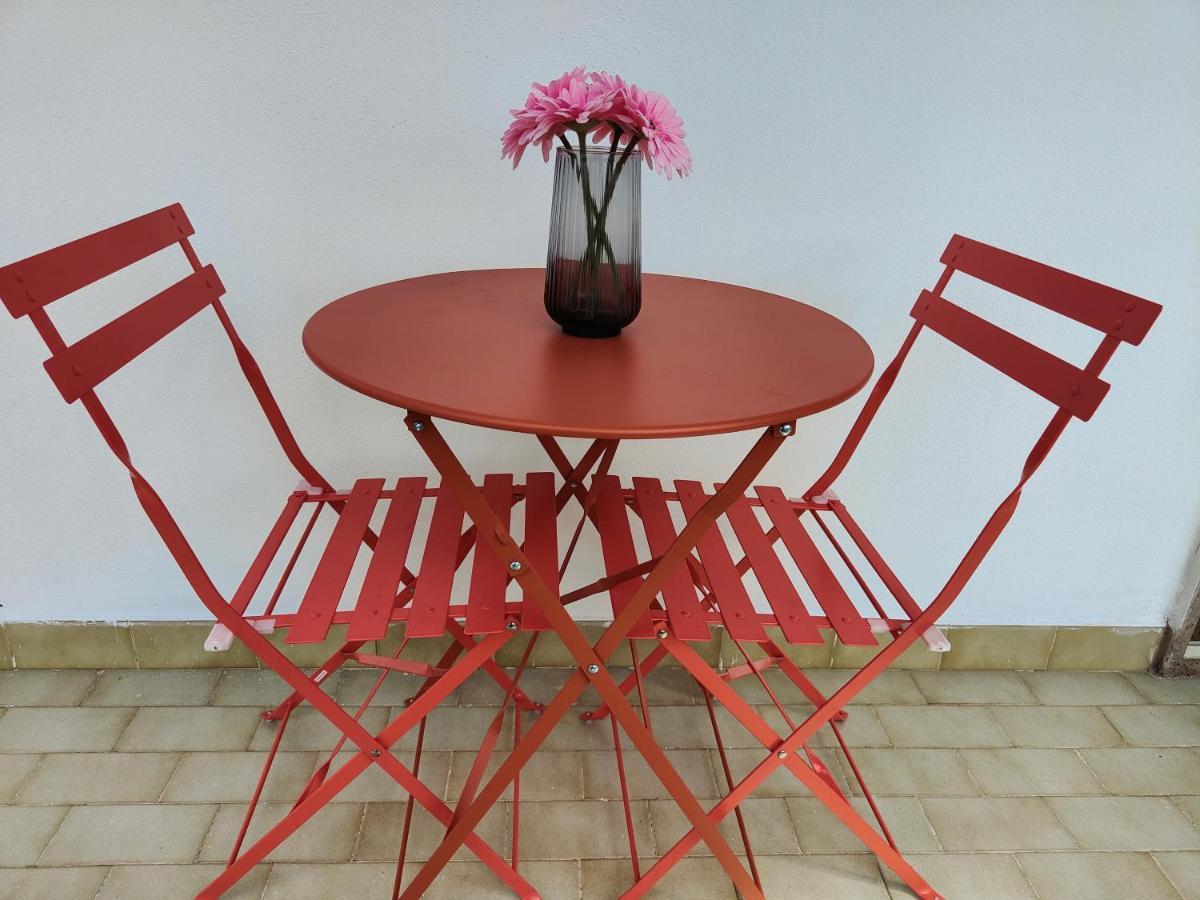 Rosa Rooms بومبيي المظهر الخارجي الصورة