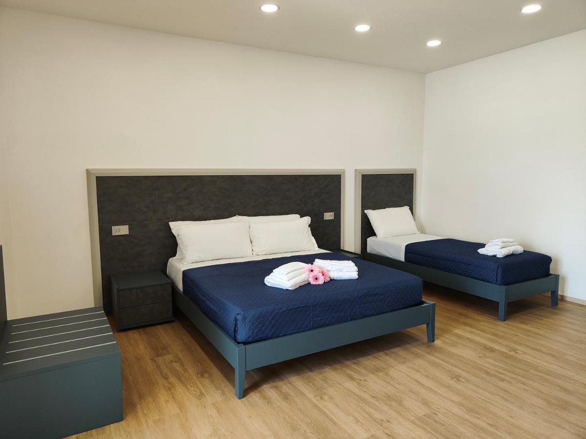 Rosa Rooms بومبيي المظهر الخارجي الصورة