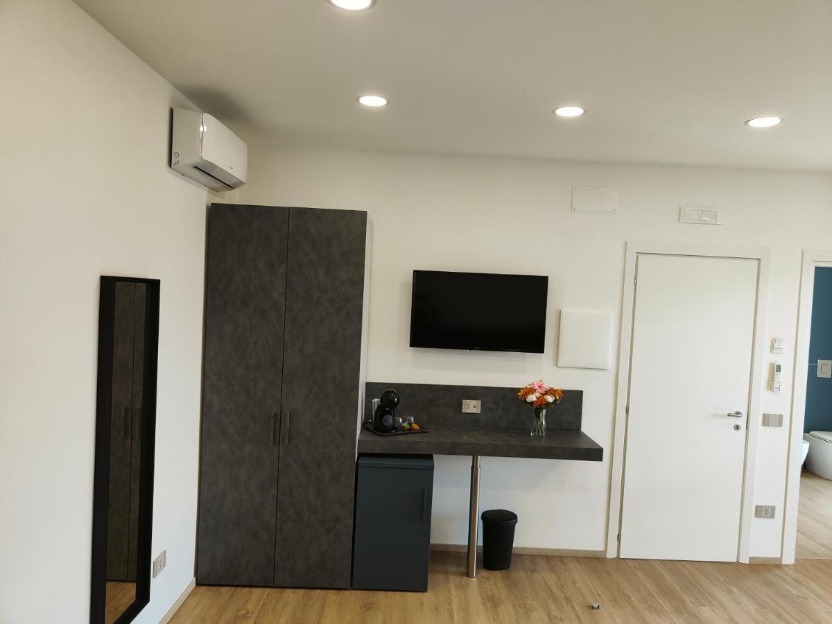 Rosa Rooms بومبيي المظهر الخارجي الصورة