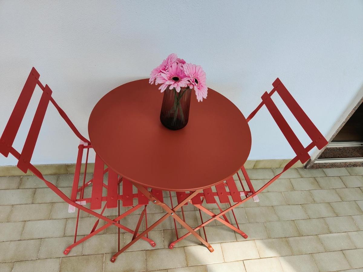Rosa Rooms بومبيي المظهر الخارجي الصورة