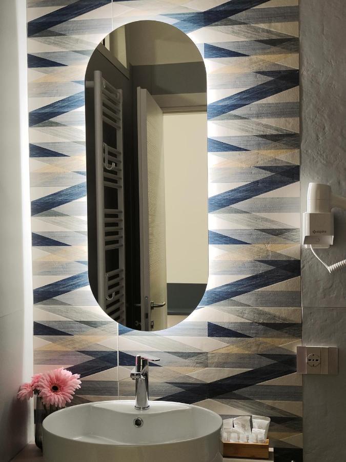 Rosa Rooms بومبيي المظهر الخارجي الصورة