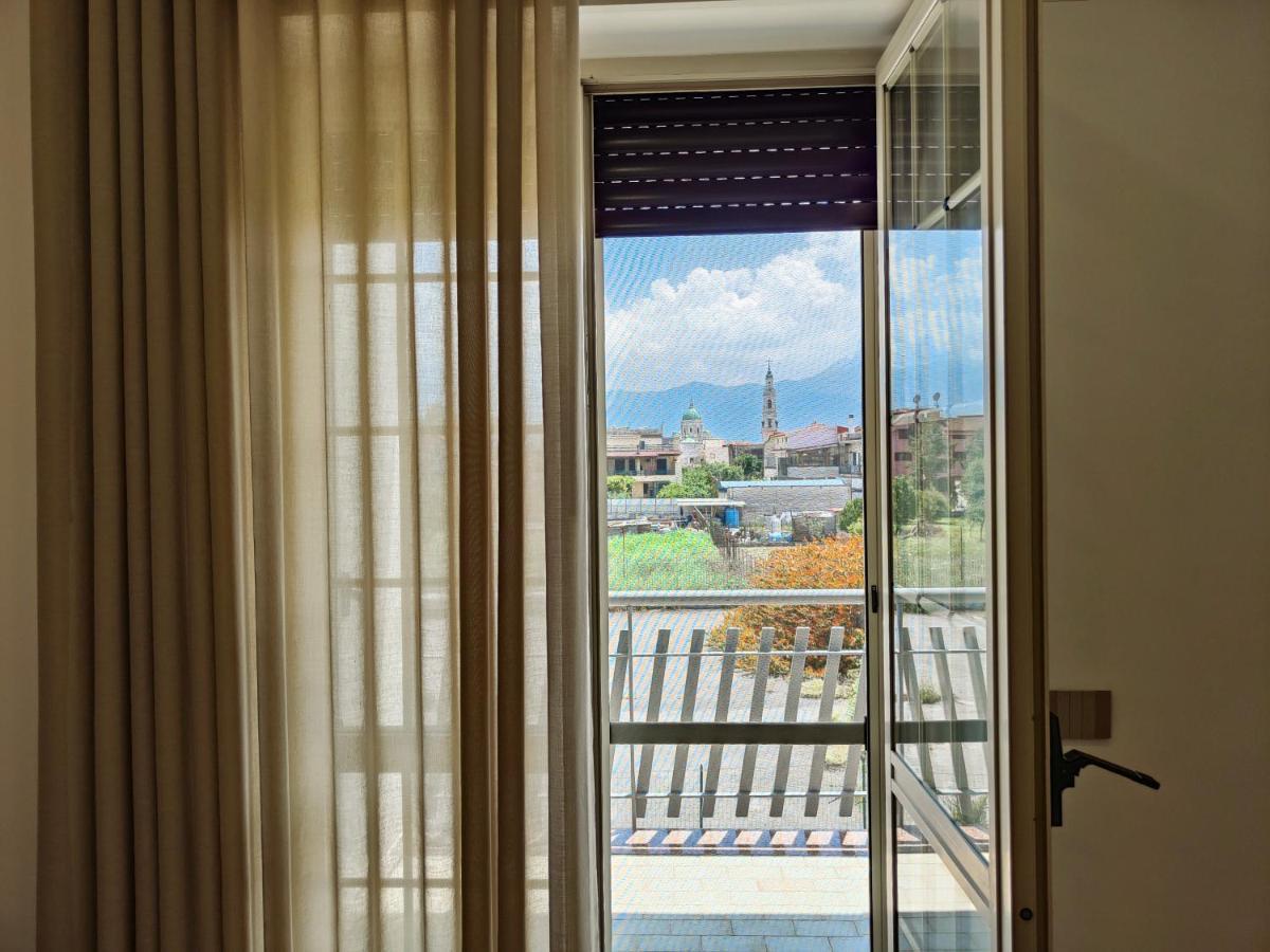 Rosa Rooms بومبيي المظهر الخارجي الصورة