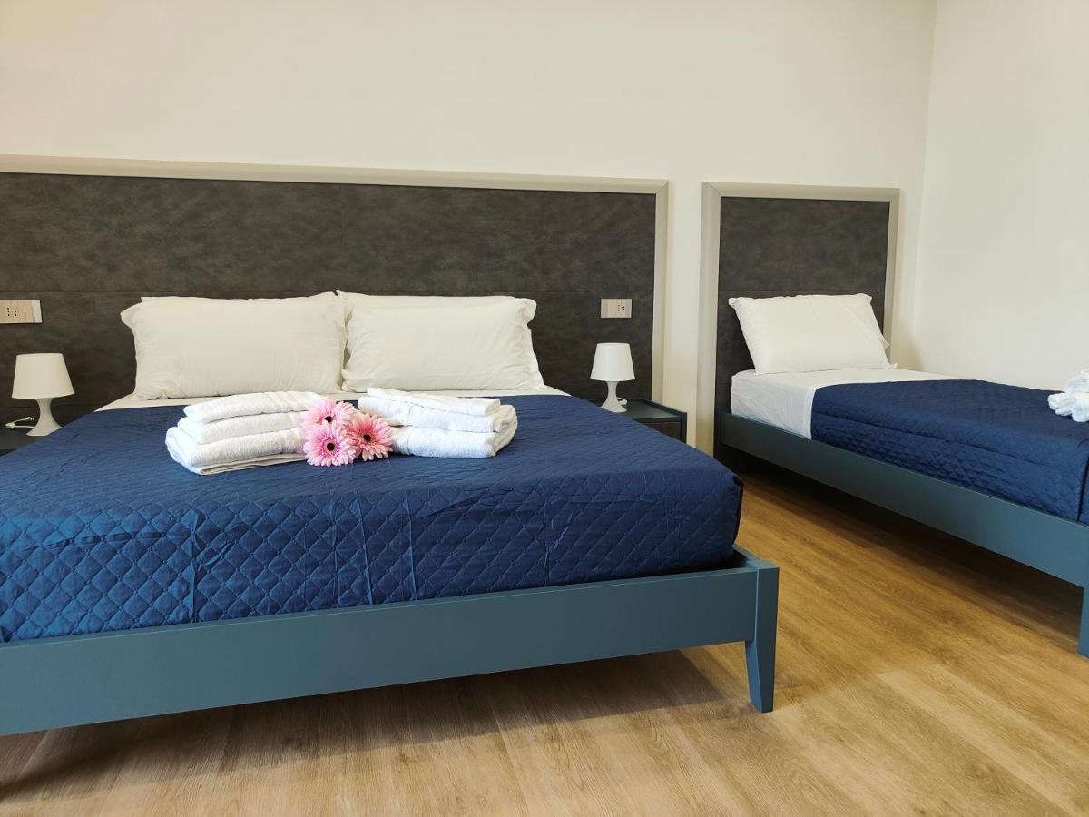 Rosa Rooms بومبيي المظهر الخارجي الصورة