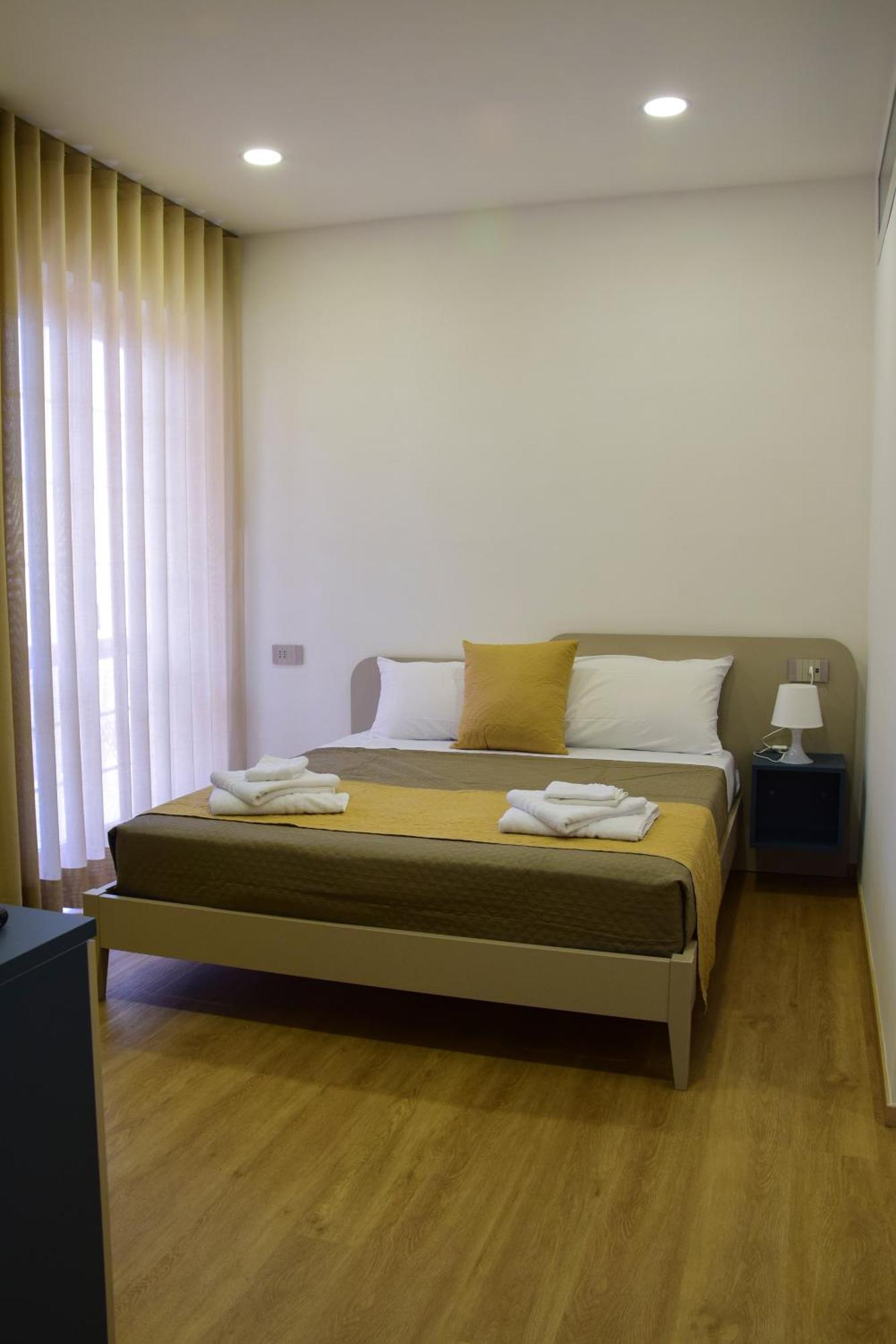 Rosa Rooms بومبيي المظهر الخارجي الصورة