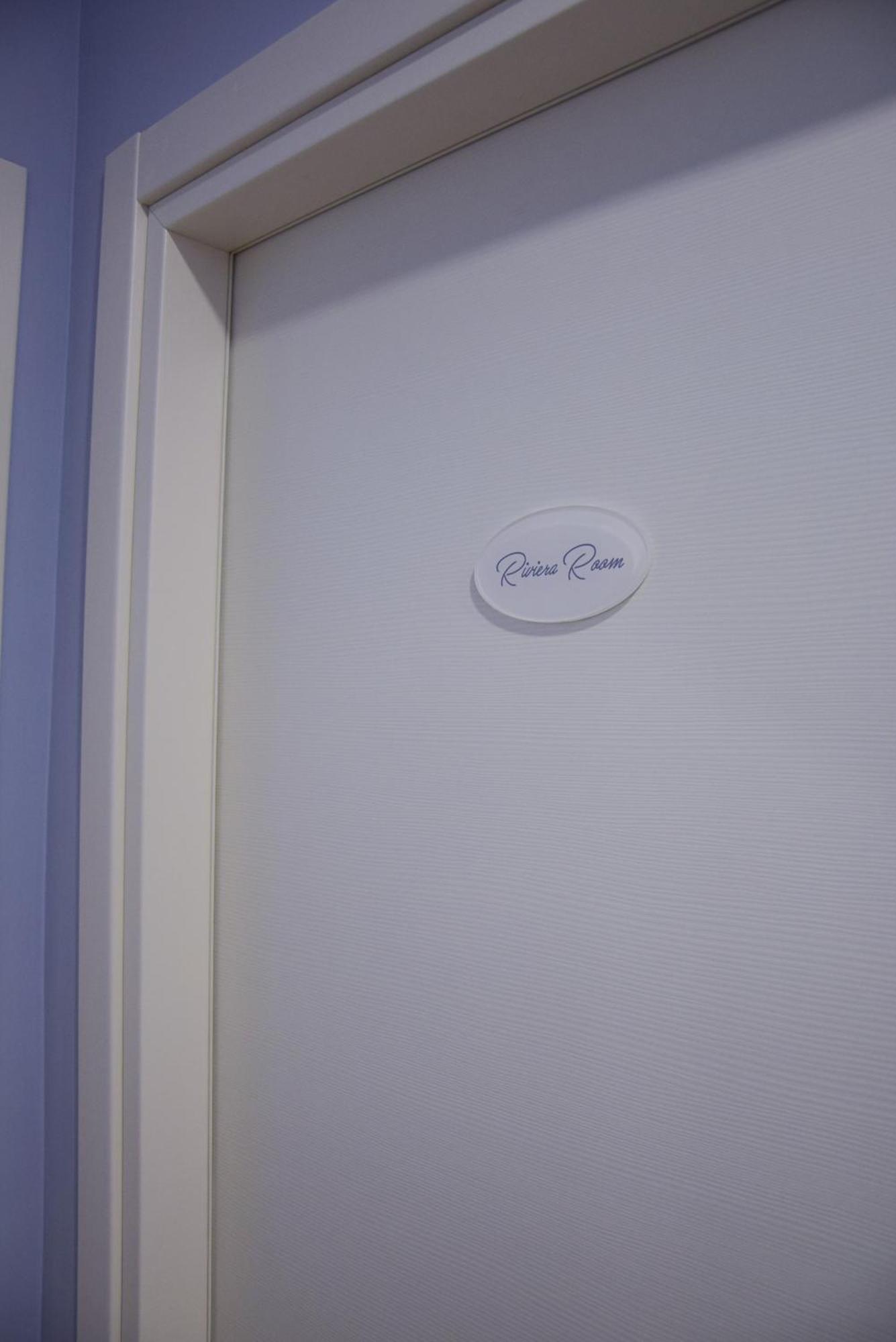 Rosa Rooms بومبيي المظهر الخارجي الصورة