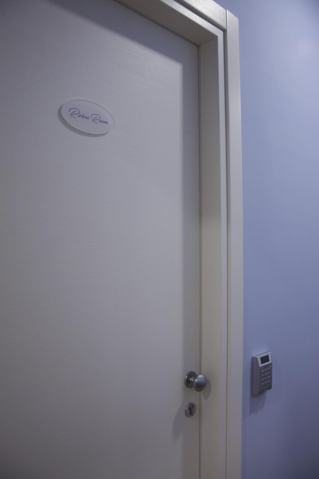 Rosa Rooms بومبيي المظهر الخارجي الصورة