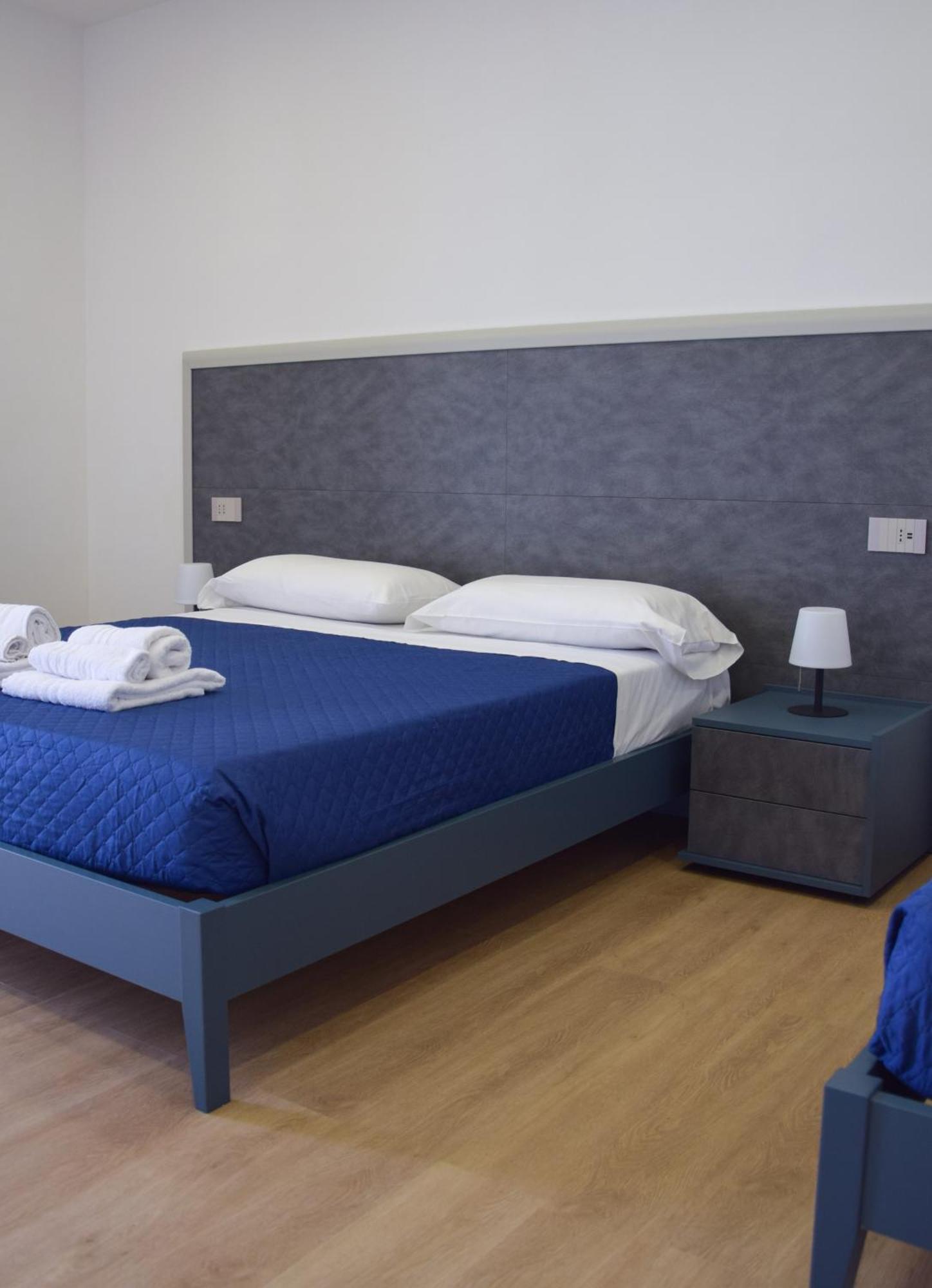 Rosa Rooms بومبيي المظهر الخارجي الصورة